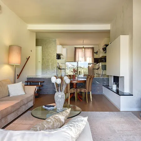 Contessa Del Mar In For 7 People Only 200 Meters From The & Pet Friendly * Pula