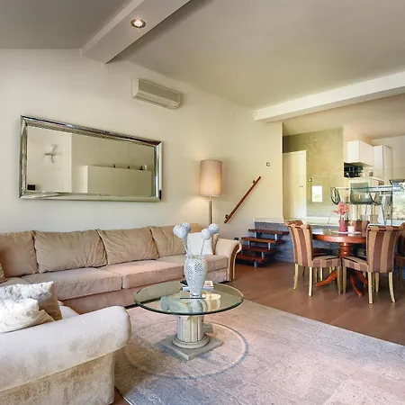 Contessa Del Mar In For 7 People Only 200 Meters From The & Pet Friendly Villa