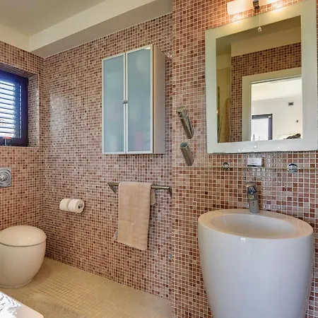 Villa Contessa Del Mar In For 7 People Only 200 Meters From The & Pet Friendly *