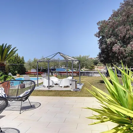 Contessa Del Mar In For 7 People Only 200 Meters From The & Pet Friendly Villa